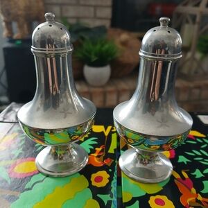 Vtg Selangor Pewter Salt& pepper shakers